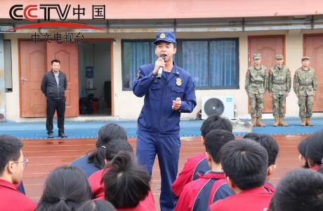 织密校园“安全网”，赤水消防携手人武部护航五一假期